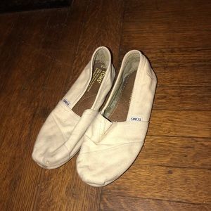 Canvas TOMS